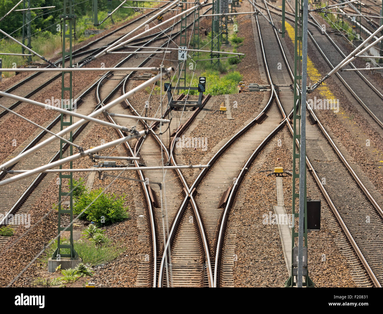 Bahnanlagen mit Gleisen und Oberleitungen Stock Photo