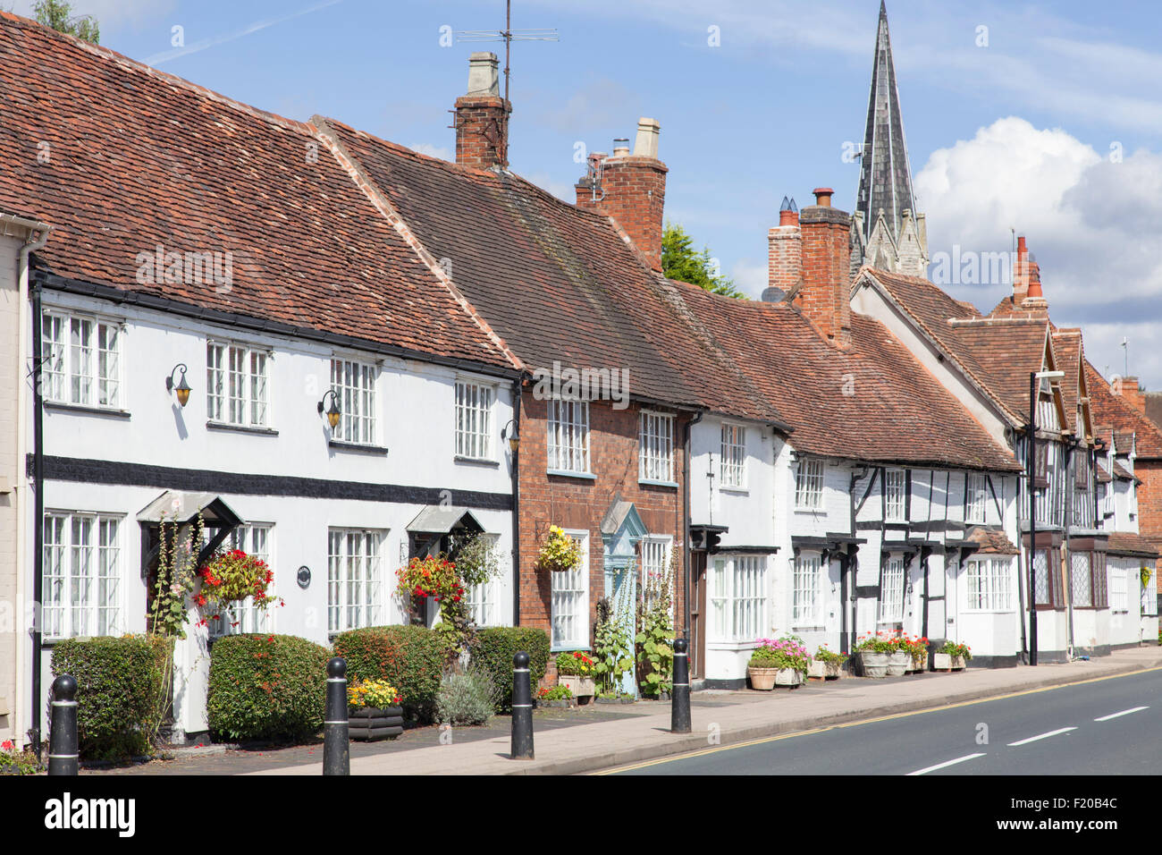 Attractive cottages line the high street in Henley in Arden