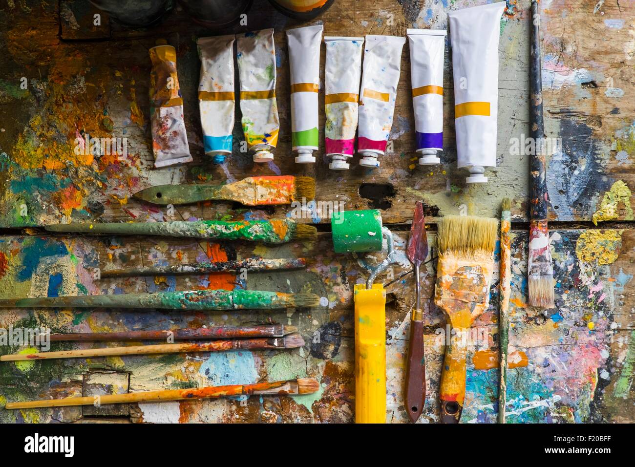 Art stuff hi-res stock photography and images - Alamy
