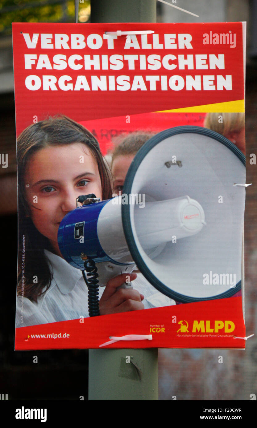 "Verbot aller faschistischen Organisationen", MLPD  - Wahlplakate zur anstehenden Europawahl, Berlin. Stock Photo