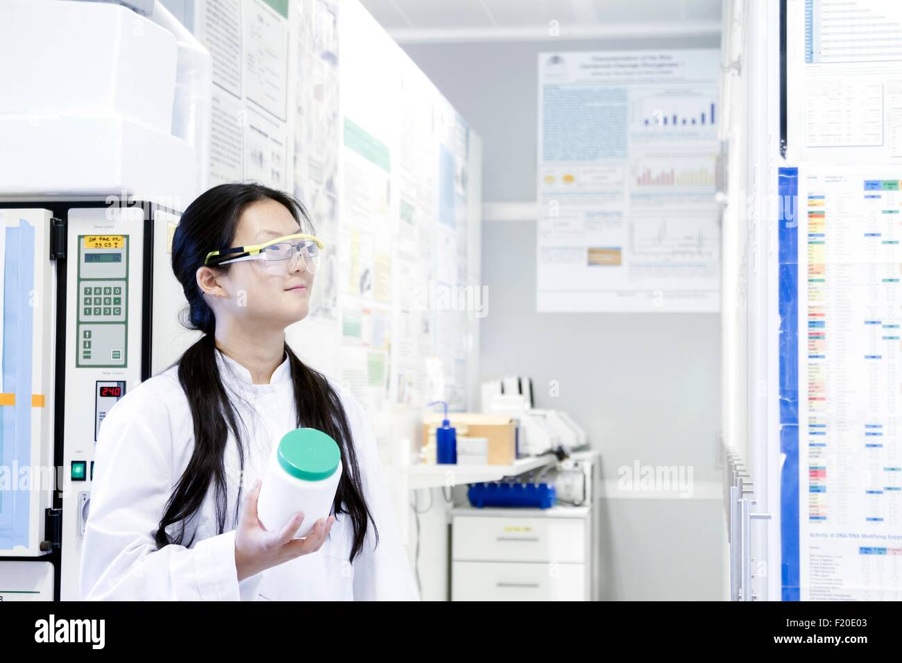 Specimen jar hires stock photography and images Alamy