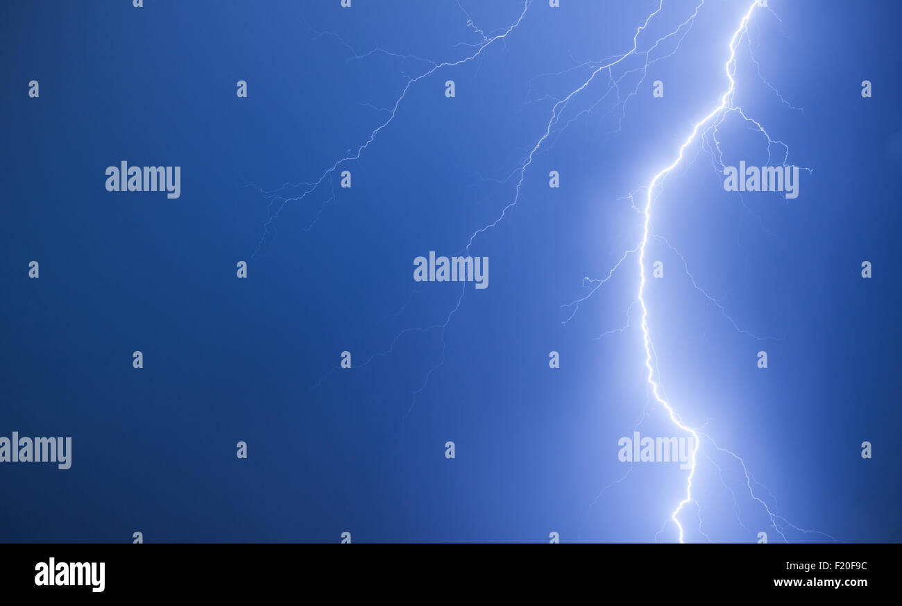 Blue lightning flash background hi-res stock photography and images - Alamy