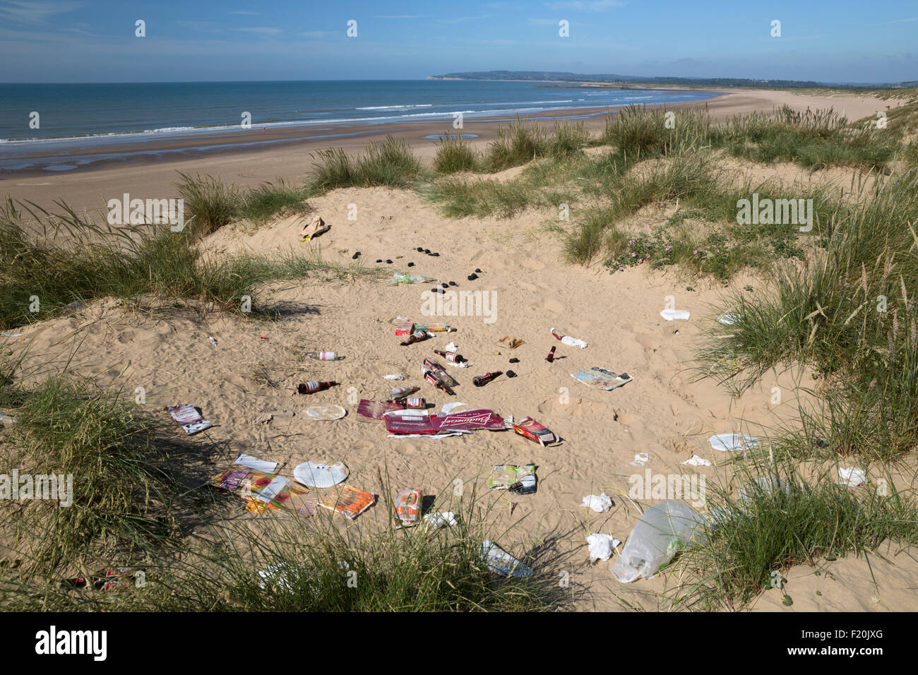 Litter discarded at beauty spot, Camber Sands, Camber, near Rye, East Sussex, England, United Kingdom, Europe Stock Photo