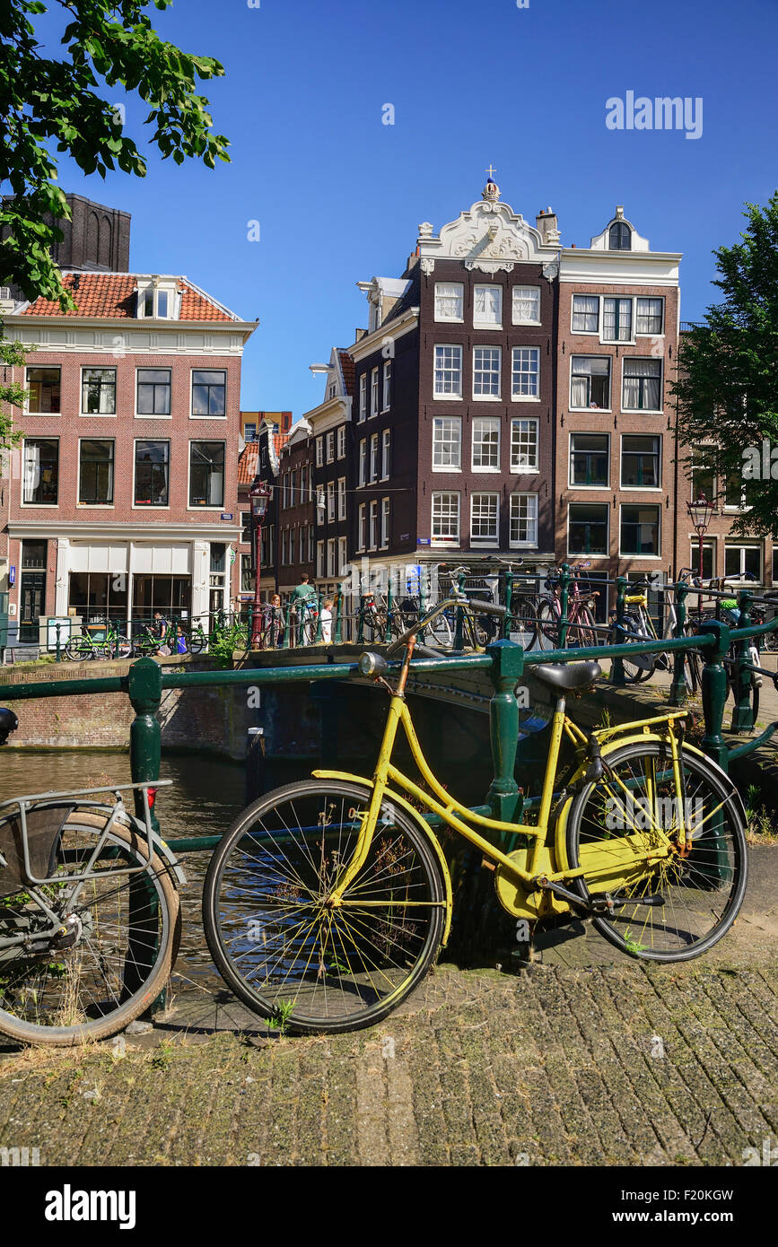 Bicycle bridges hires stock photography and images Alamy