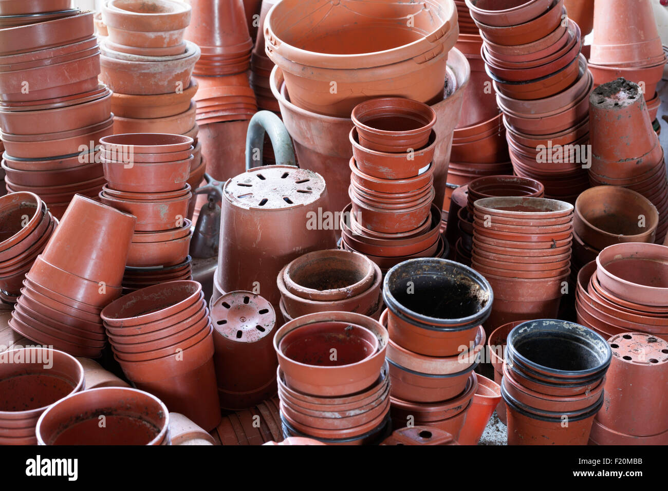 Empty Plant Pots Stock Photos & Empty Plant Pots Stock Images Alamy