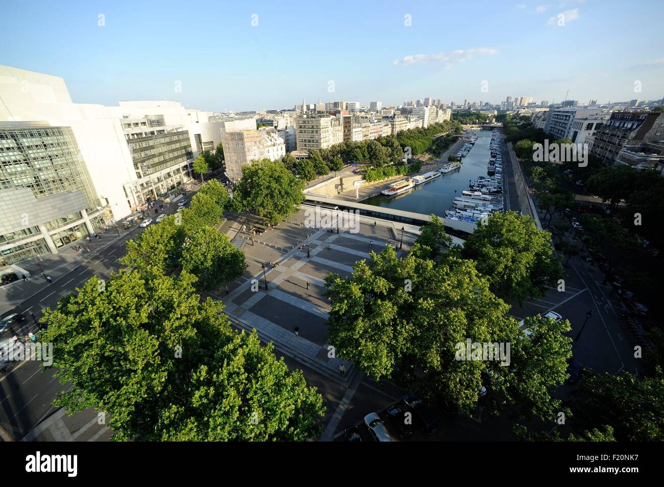 France, Paris, Marina de la Bastille, The basins of Arsenal connects the Canal Saint Martin in the Seine between the platform of the Rapee and Bastille Square (aerial view) Stock Photo