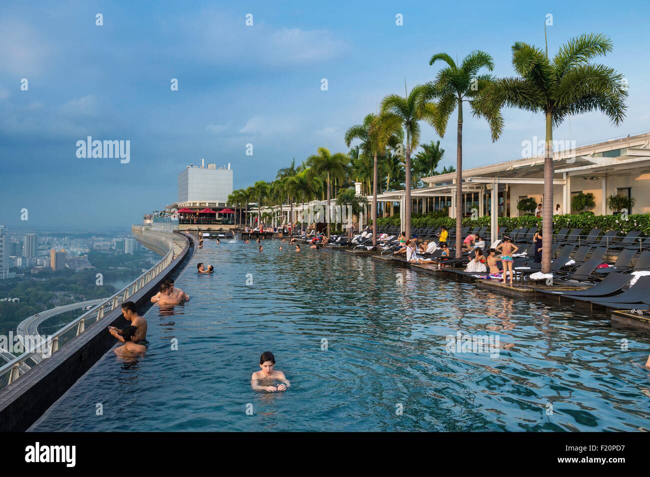 Singapore Marina Bay Swimming Pool On The Rooftop Of Marina Bay Stock Photo Alamy