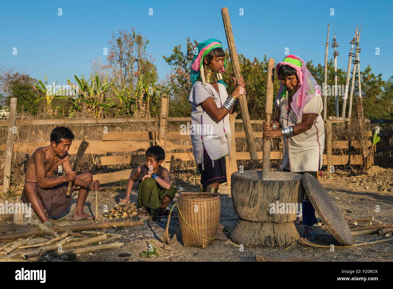 Myanmar (Burma), Kayah state, Loikaw area, Kayan tribe (Padaung) named tribe of 'giraffe women, Demawso, Moe Su, Moe Bu and her husband Khum Thar Mu Stock Photo