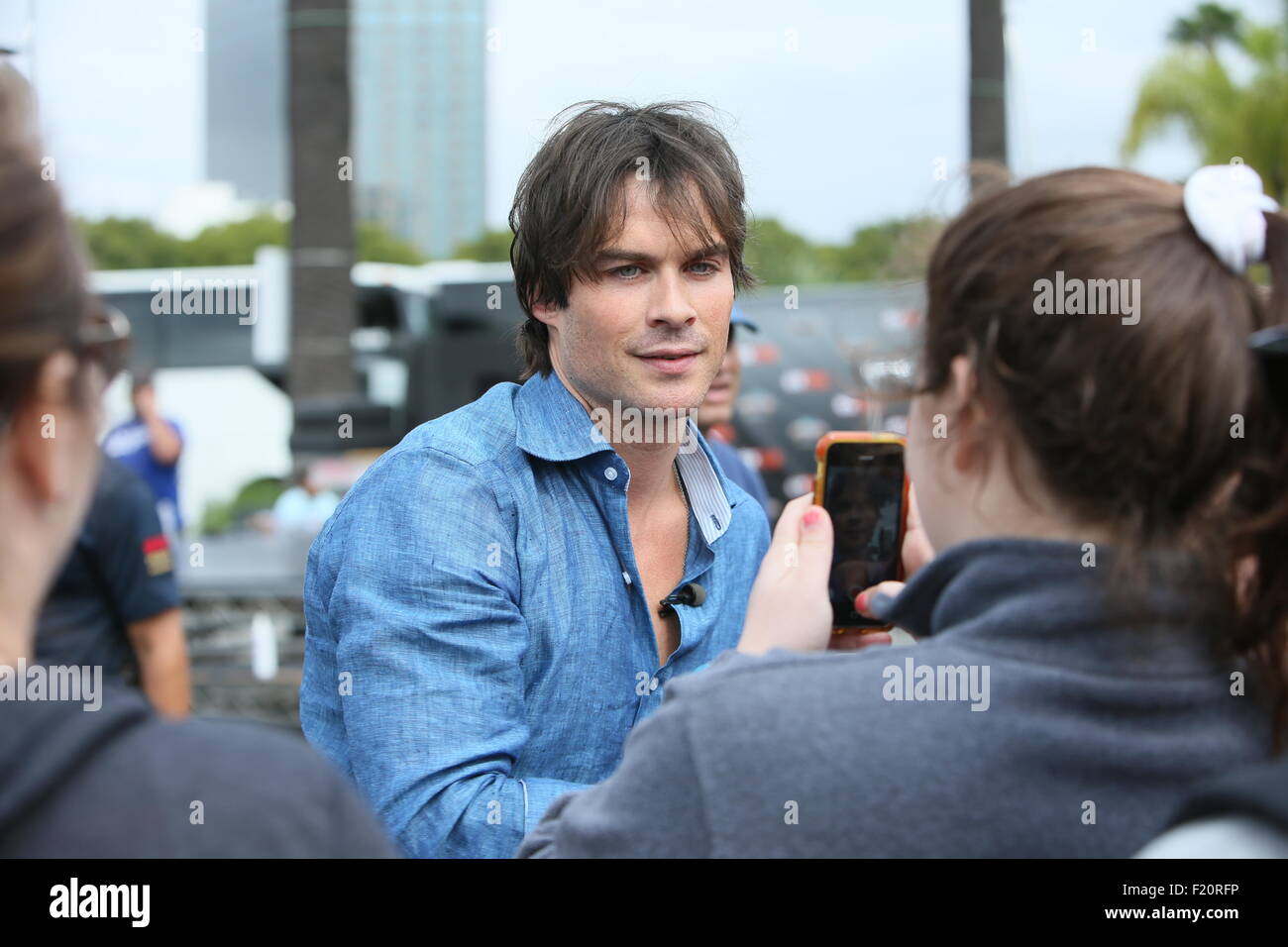 йен у урганта. ивана чаббак и йен сомерхолдер. ургант йен. иван ургант и йен сомерхолдер. йен сомерхолдер вечерний ургант.