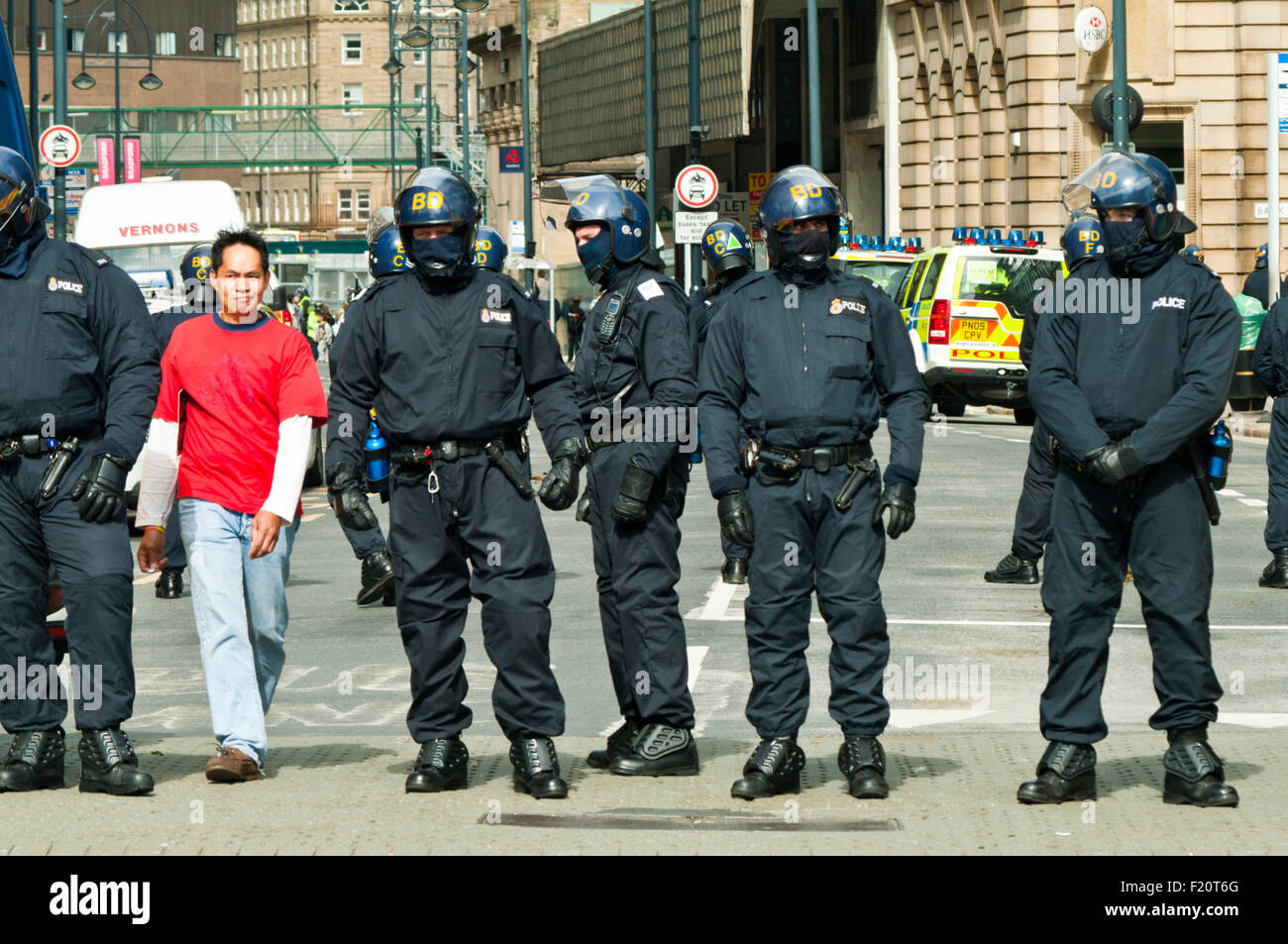 Uk british riot police uniform hi-res stock photography and images - Alamy