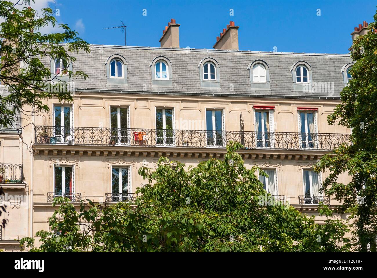 France, Paris, 17th arrondissement, Batignolles, building, street Stock Photo Alamy