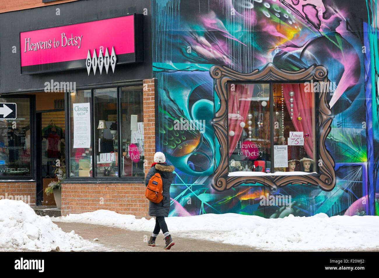 Canada, Ontario province, Ottawa, the new fashion district Hintonburg, Wellington Street, souvenir gift shop Heavens to Betsy and her mural Stock Photo