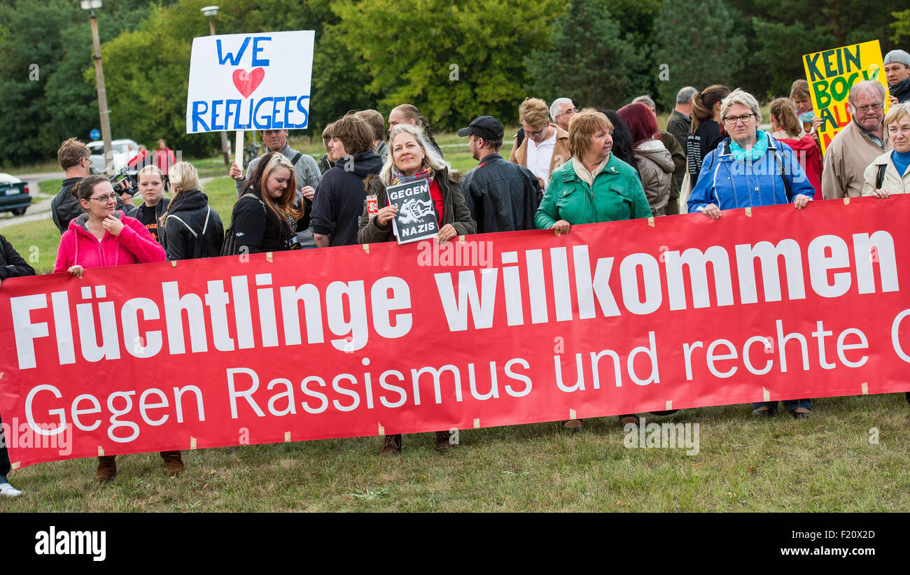 eisenhuettenstadt-germany-9th-sep-2015-participants-of-a-rally-for-F20X2D.jpg