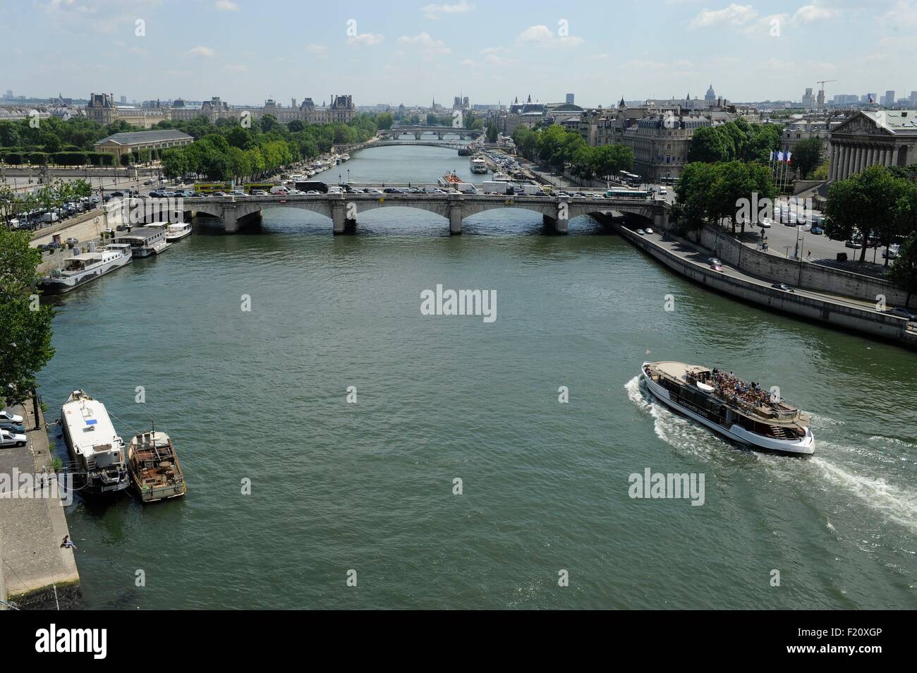France, Paris, The Seine at Pont de la Concorde, Area and Heritage of Humanity (aerial view) Stock Photo