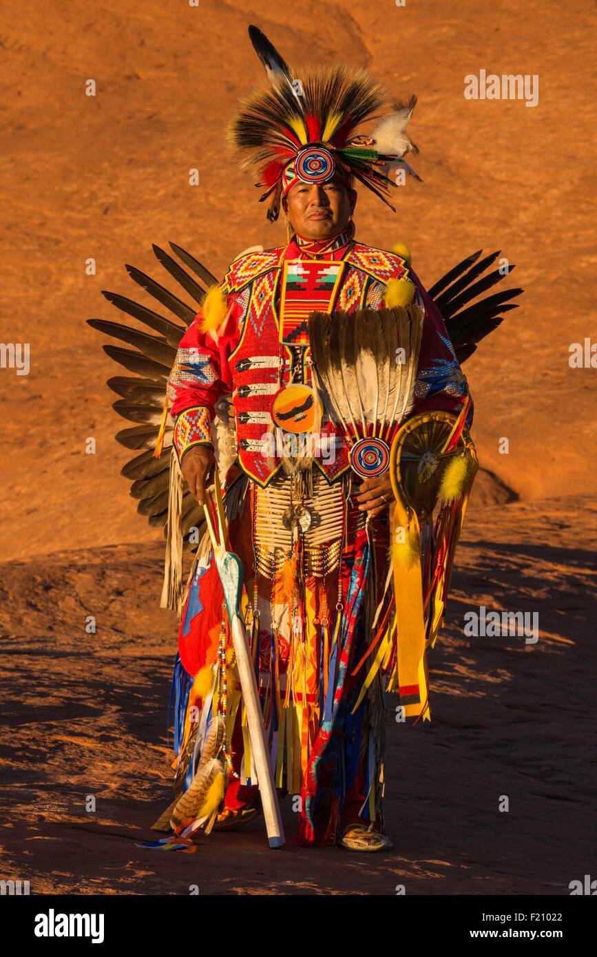 Navajo indian costume hi-res stock photography and images - Alamy