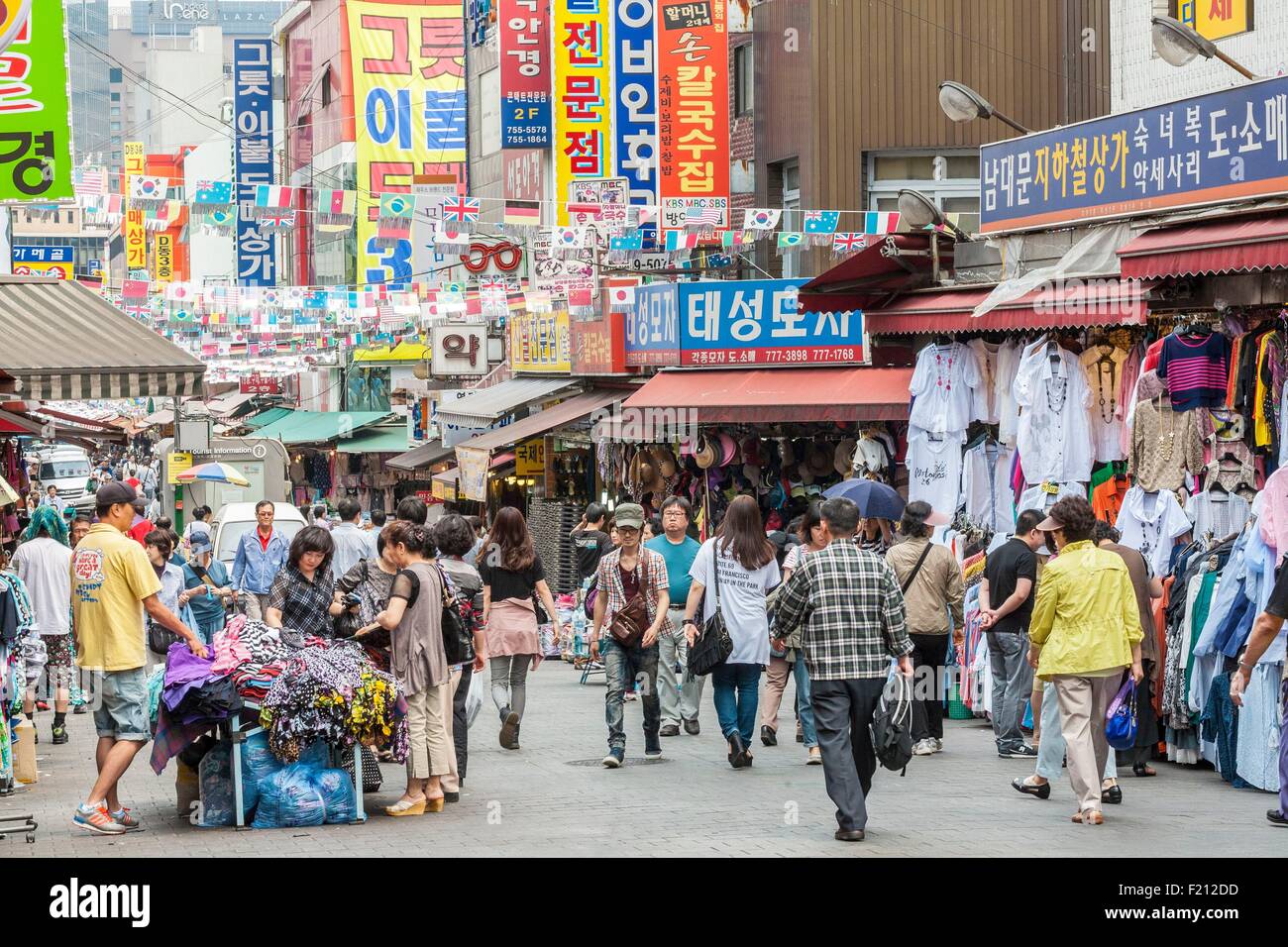South Korea, Seoul, Jung-gu, Namdaemun Market, the oldest and largest market in the country, clothing seller Stock Photo
