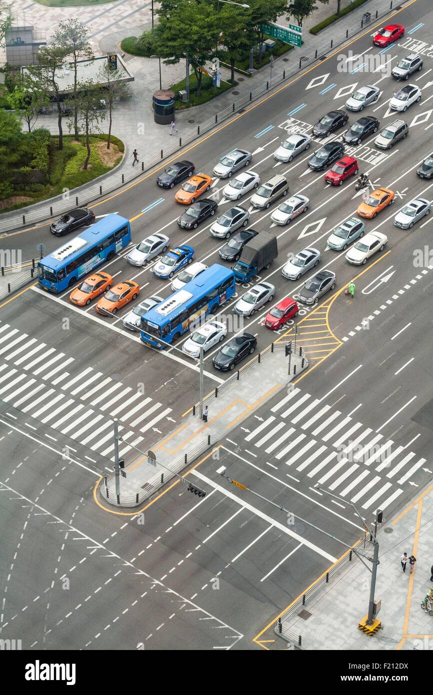 South Korea, Seoul, Gangnam, pedestrian crossings to cross Cheonggyecheon-ro and ro-Yulgok Stock Photo
