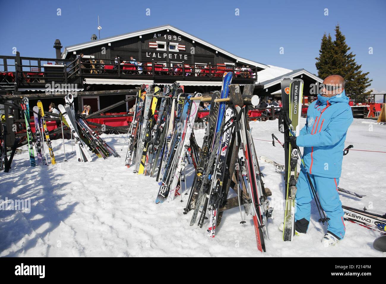 France, Haute-Savoie, Megeve in winter, outdoor bar restaurant L'Alpette at the Cayolle cable car arrival Stock Photo