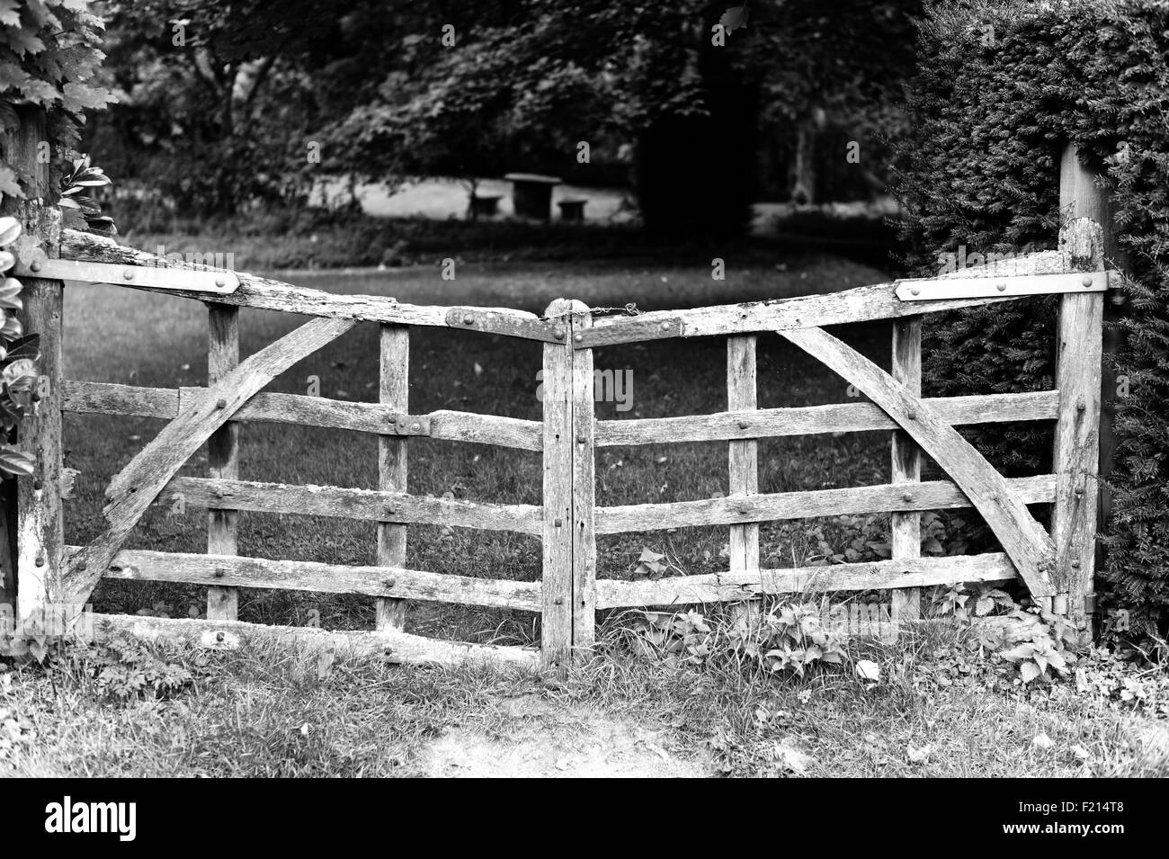 five-bay-gate-hertfordshire-stock-photo-alamy