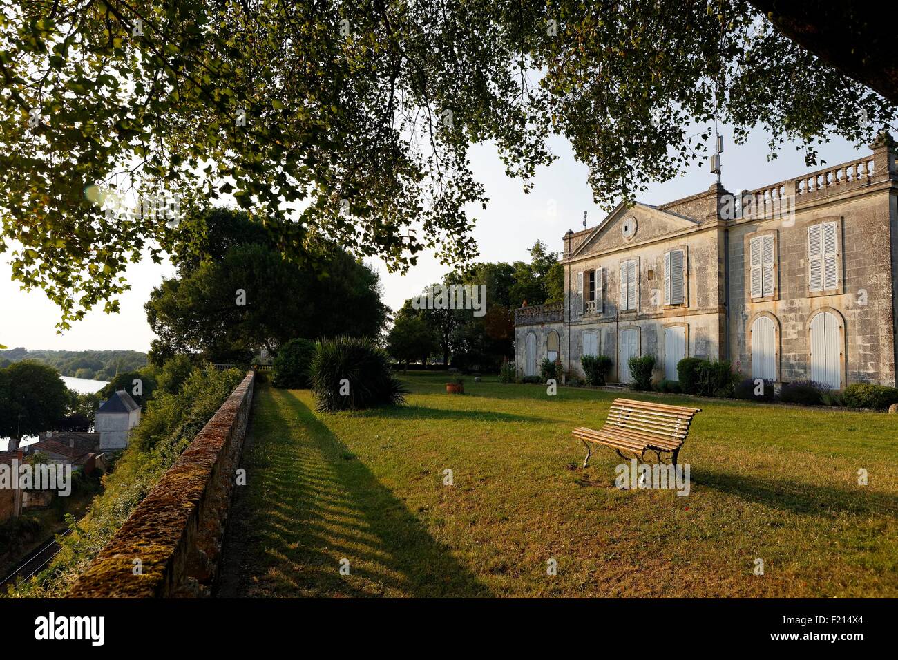 Taillebourg charente maritime france hires stock photography and