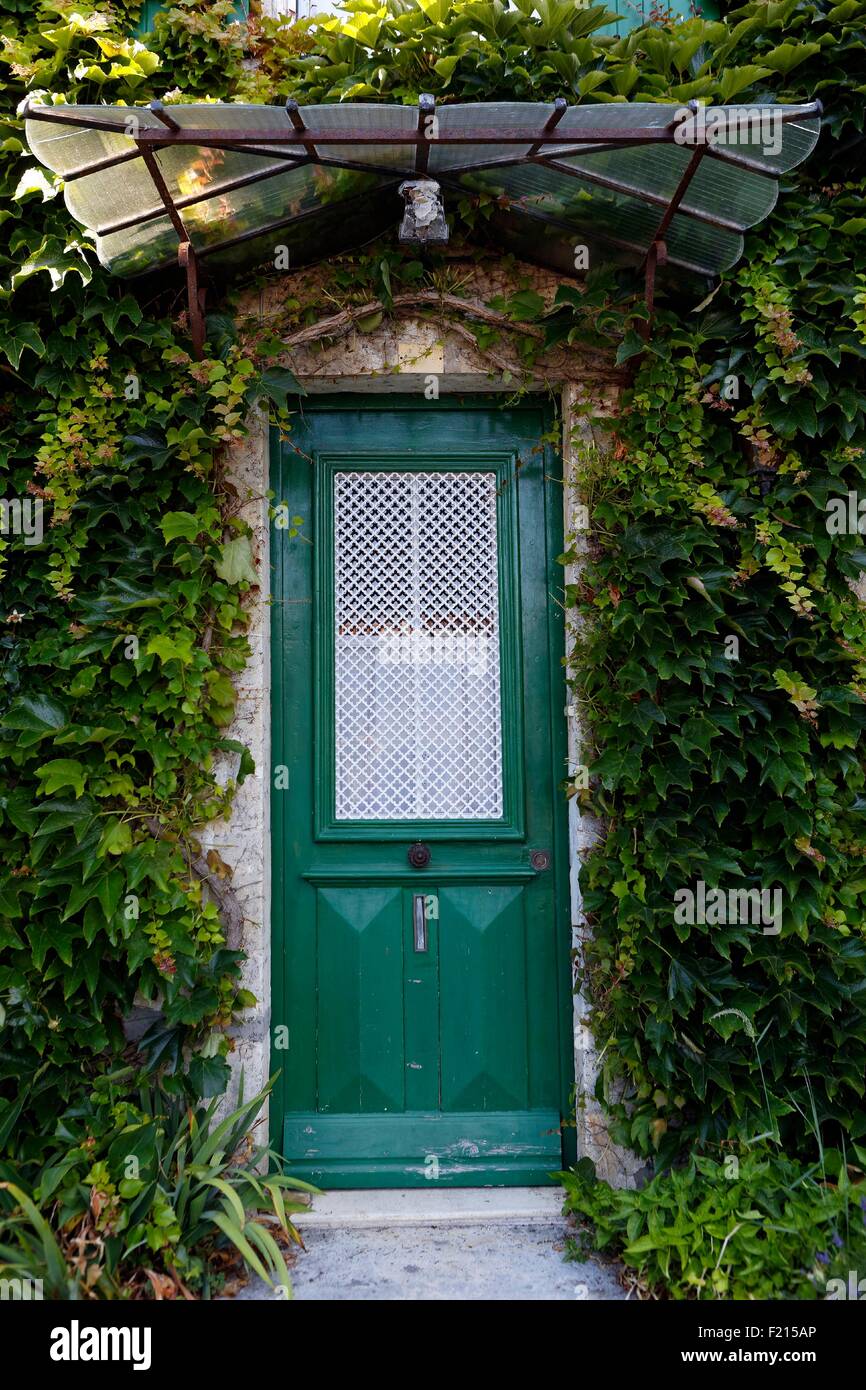 France, Charente Maritime, Saint Georges d'Oleron, house door Stock Photo