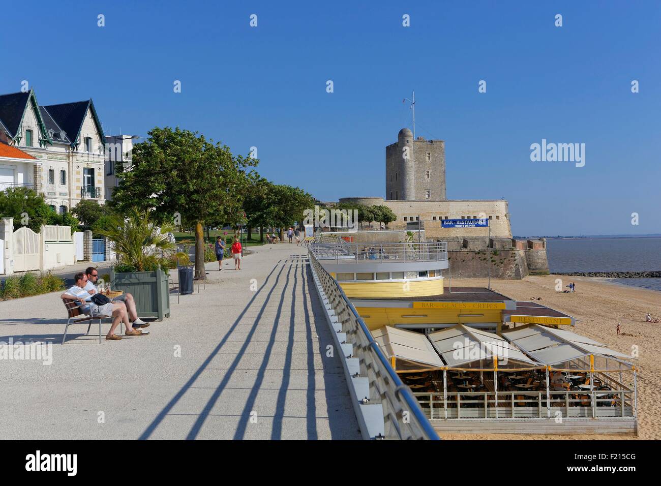 France, Charente Maritime, Fouras, Great beach with Fouras Fort in  background Stock Photo - Alamy