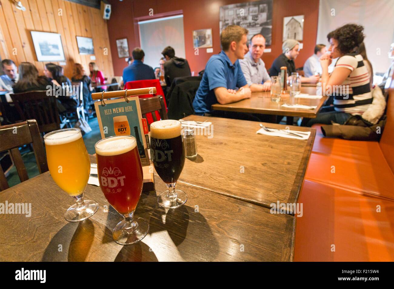 Canada, Quebec province, the Outaouais region, the bar Brasserie Les Brasseurs du Temps microbrewery and beer museum Stock Photo