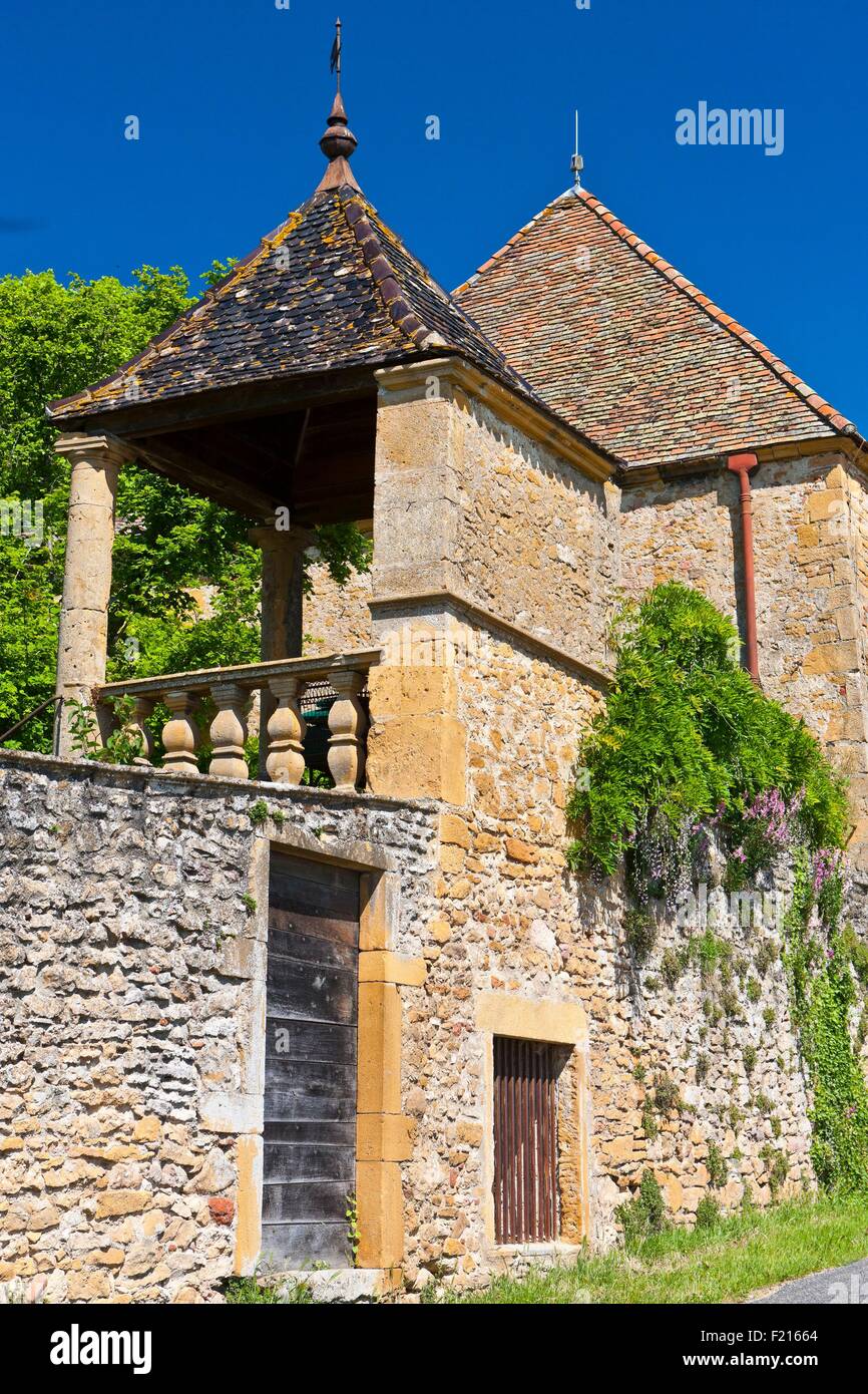 France, Rhone, Beaujolais region, Golden Stones region, door of the castle of Bagnols Stock Photo