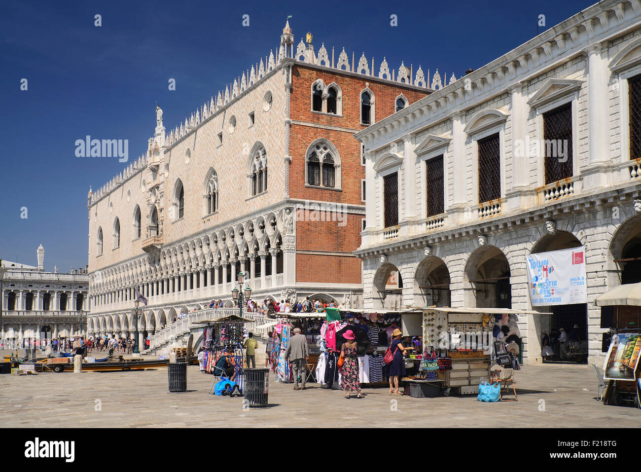 Doge palace venice construction hi-res stock photography and images - Alamy