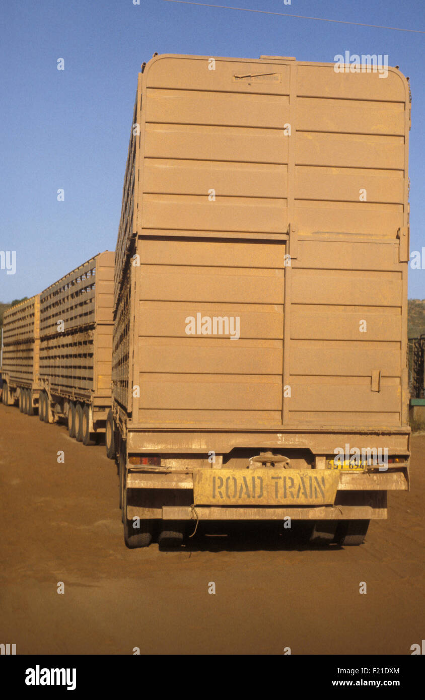 Livestock trucks hires stock photography and images Alamy