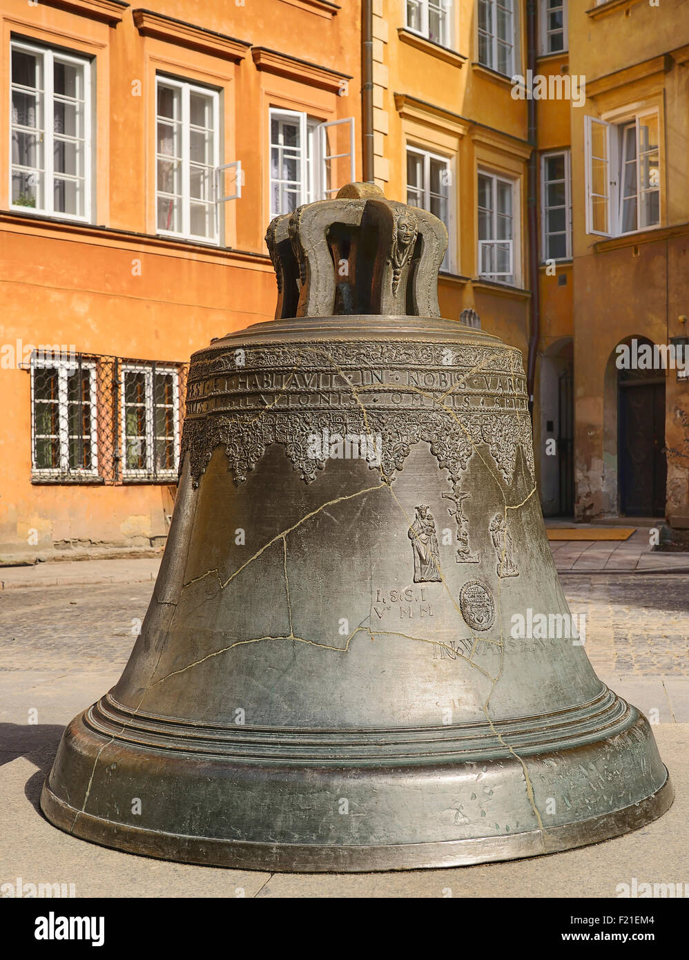 Bronze bell hires stock photography and images Alamy