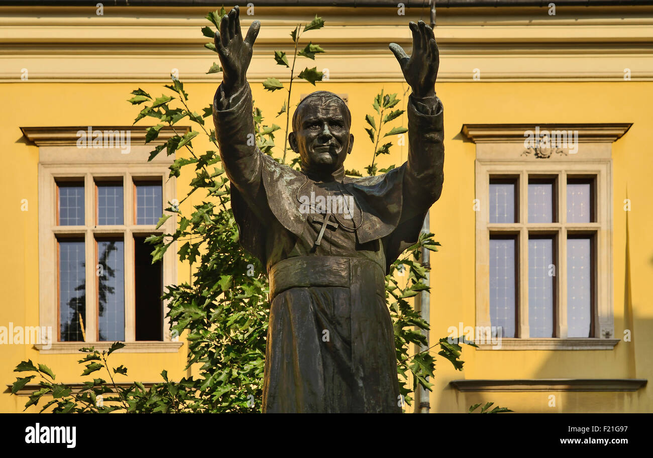 Poland, Krakow, Archbishop's Palace or Palac Biskupi, Palace courtyard with statue of Saint John Paul 2nd. Stock Photo