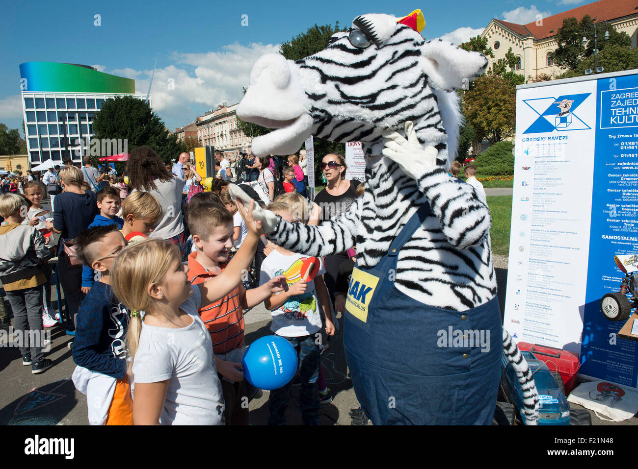 Zagreb, Croatia. 9th Sep, 2015. Kids participate in a traffic safety program event at Marshal Tito Square in Zagreb, capital of Croatia, Sept. 9, 2015. Local authorities and Police Department organized similar events in all major cities around Croatia to communicate important road safety messages to kids and drivers as new school year kicked-off here on Monday. © Miso Lisanin/Xinhua/Alamy Live News Stock Photo