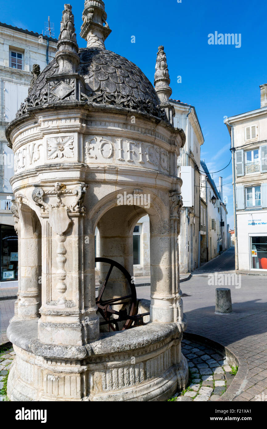 Town centre water pump, Saint Jean d'Angély, Charente Maritime, France Stock Photo