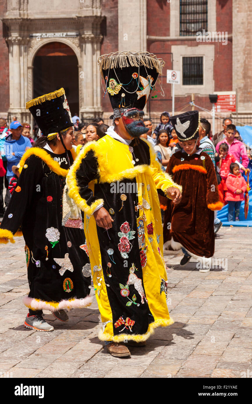 Native mexicans perform a traditional dance in costume Basilica de Nuestra Señora de Guadalupe Mexico City Federal District DF N Stock Photo