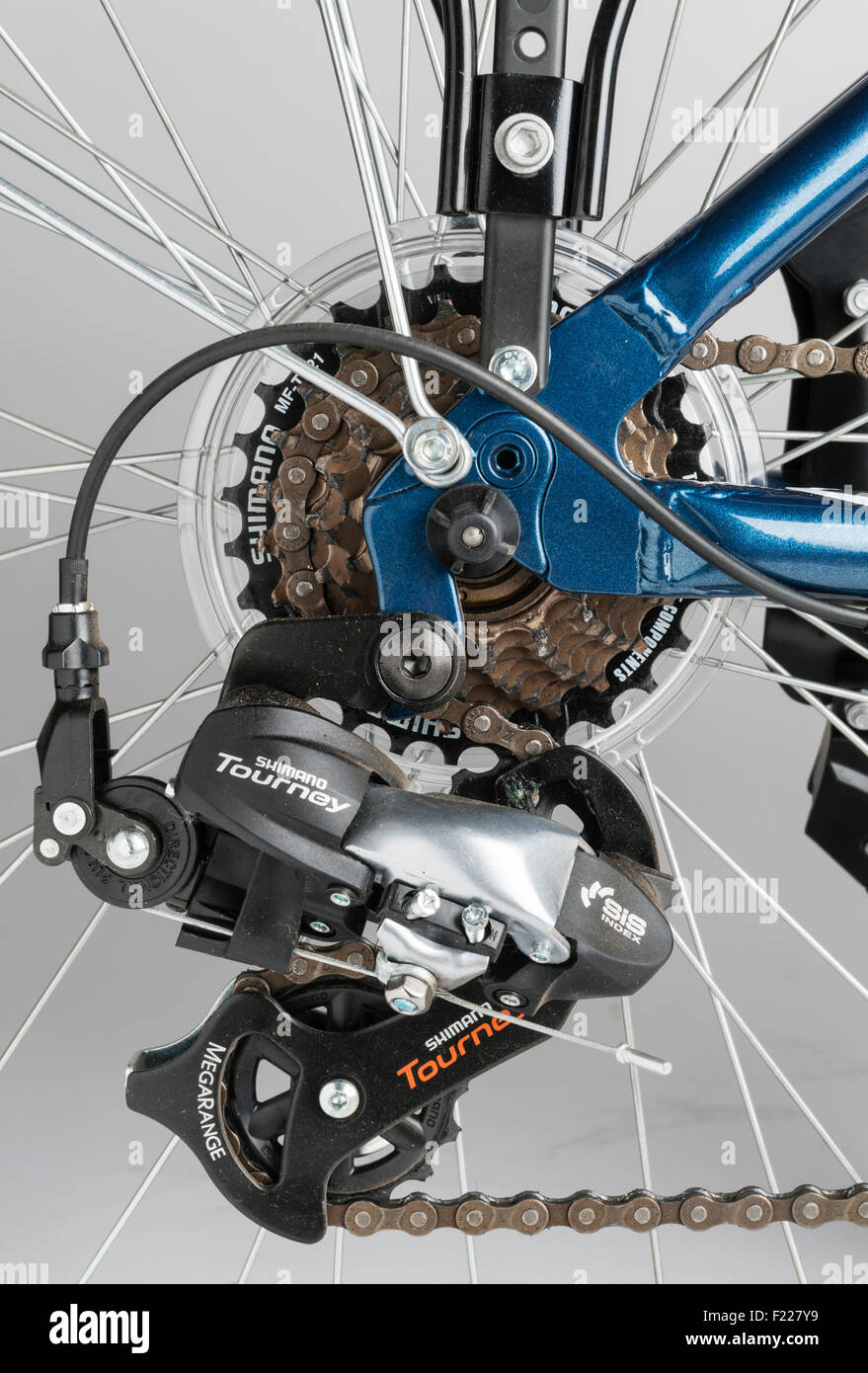 E-Motion electric bike. Shimano Megarange 7 speed freewheel assembly and  hub Stock Photo - Alamy