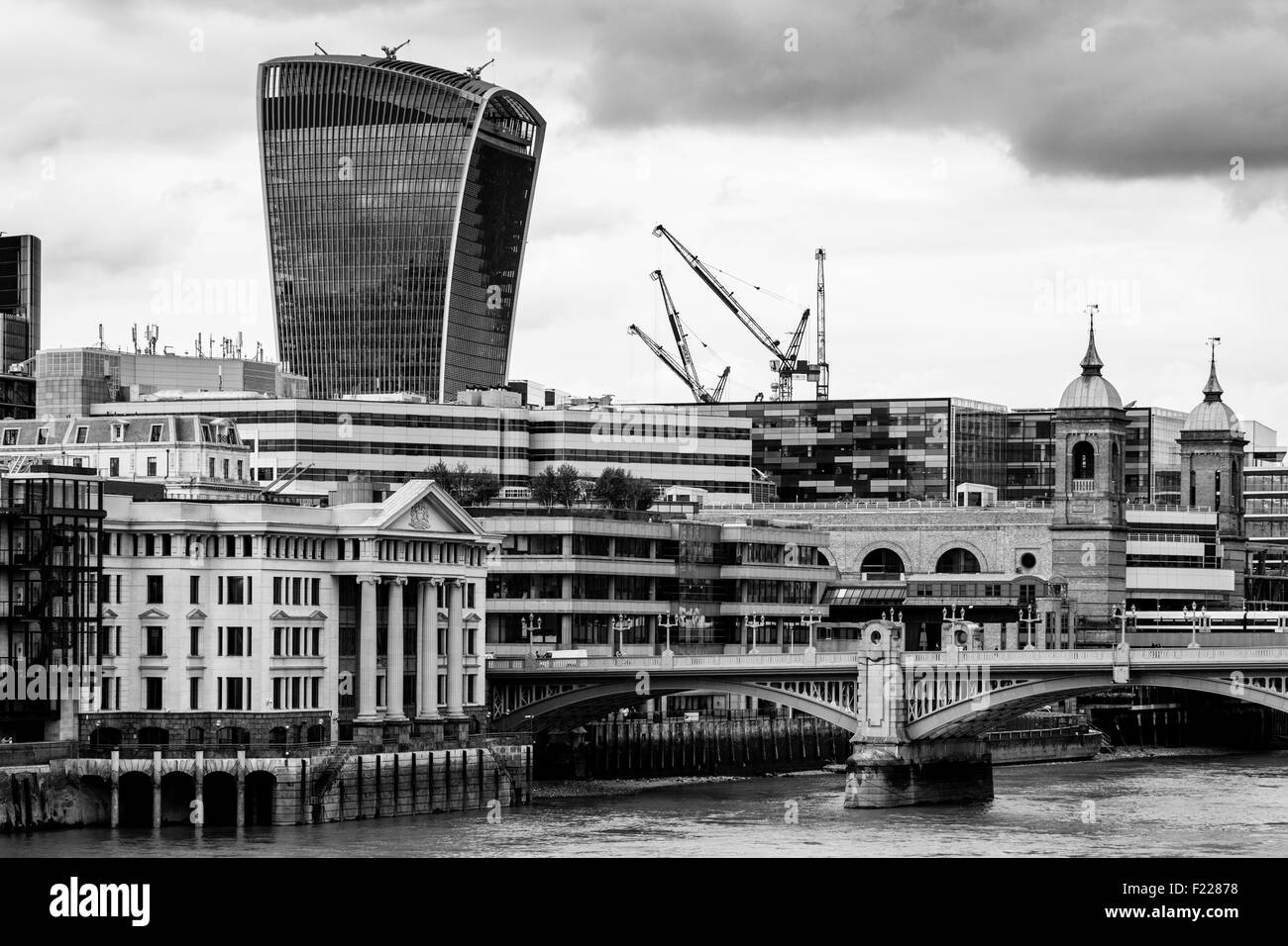 Construction cranes skyline Black and White Stock Photos & Images - Alamy