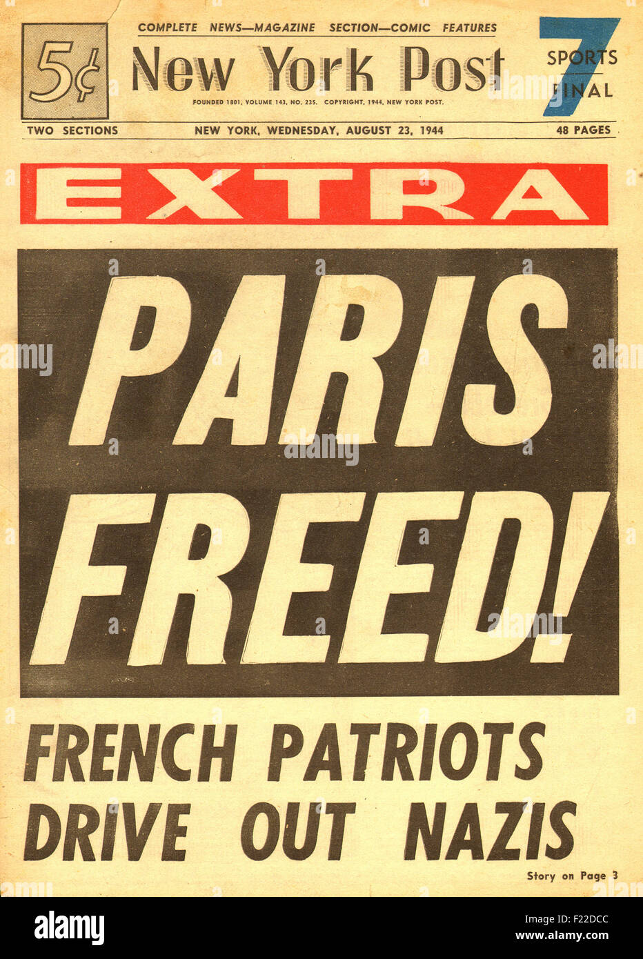 1944 New York Post front page reporting Paris Liberated by Allied Forces Stock Photo