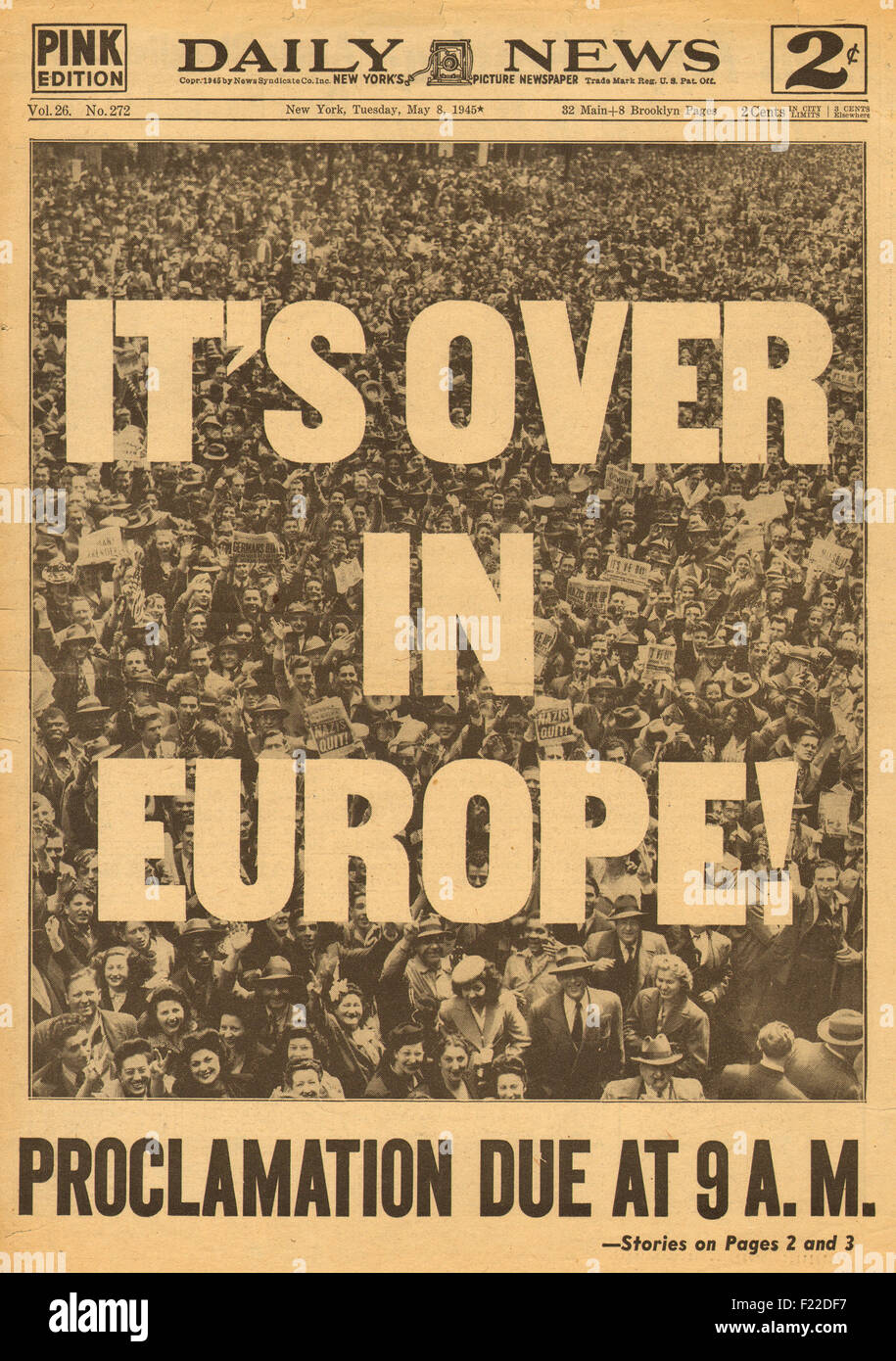 1945 Daily News (New York) front page reporting VE Day Stock Photo Alamy