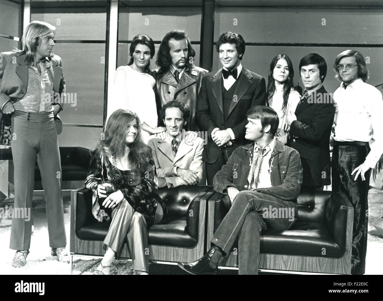 TOM JONES Welsh singer on his TV show 'This is Tom Jones' in 1969. Seated are Janis Joplin and Glen Campbell. Photo Polygram Stock Photo