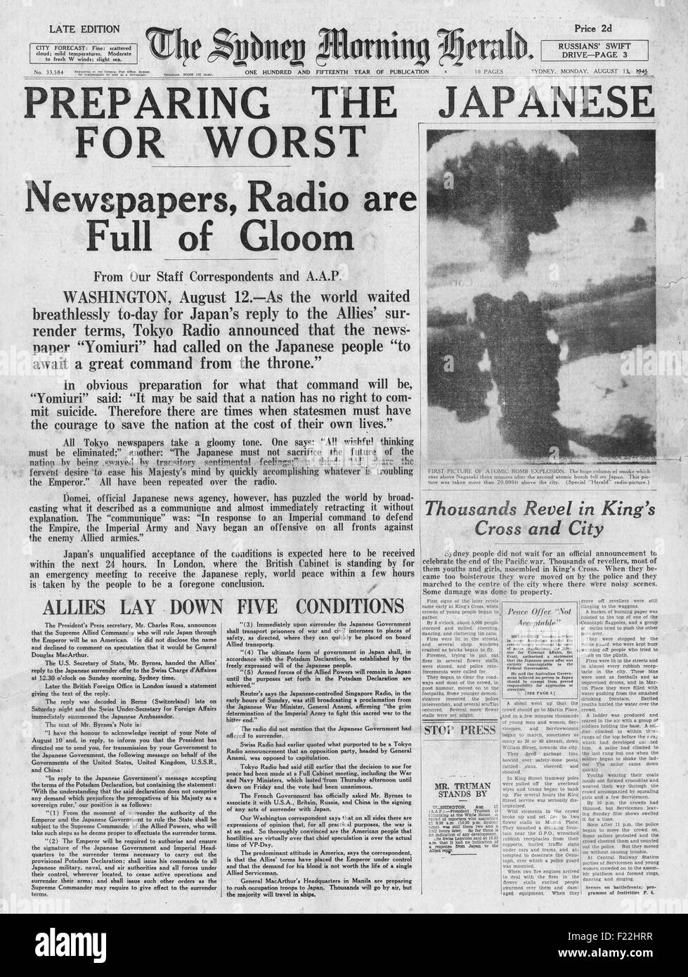 1945 Sydney Morning Herald front page reporting Japan awaits official surrender declaration from Emperor Hirohito Stock Photo