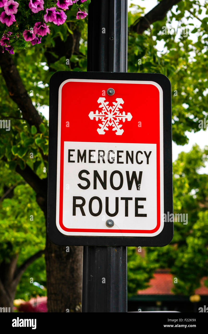 Emergency Snow Route sign seen in Fargo, North Dakota Stock Photo Alamy