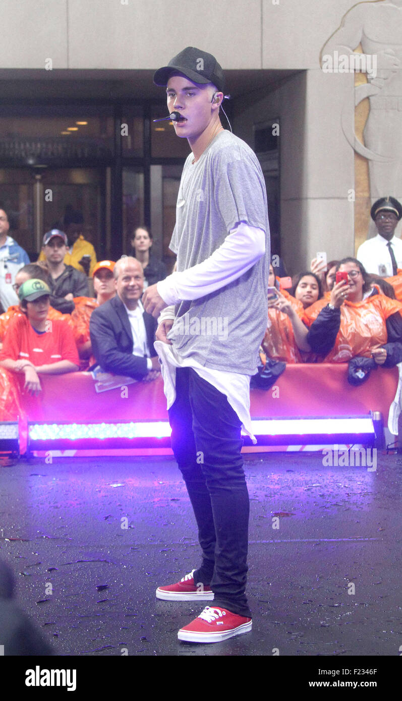 New York, New York, USA. 10th Sep, 2015. JUSTIN BIEBER performs on the  'Today' show where it mostly rained during his performance, held at  Rockefeller Plaza. © Nancy Kaszerman/ZUMA Wire/Alamy Live News