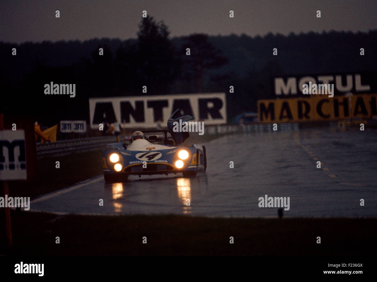 14 François Cevert and  Howden Ganley Matra Simca entering the Ford chicane, Le Mans 11 June 1972 Stock Photo