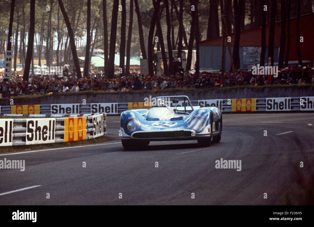Jean Pierre Beltoise and Chris Amon Matra Simca in the Esses at  Le Mans 13 June 1971 Stock Photo