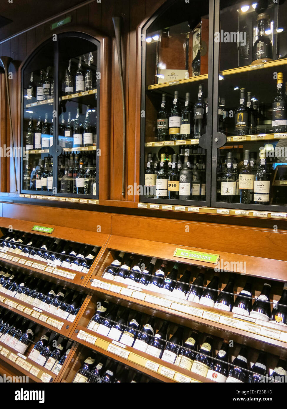 Retail display for wine hires stock photography and images Alamy