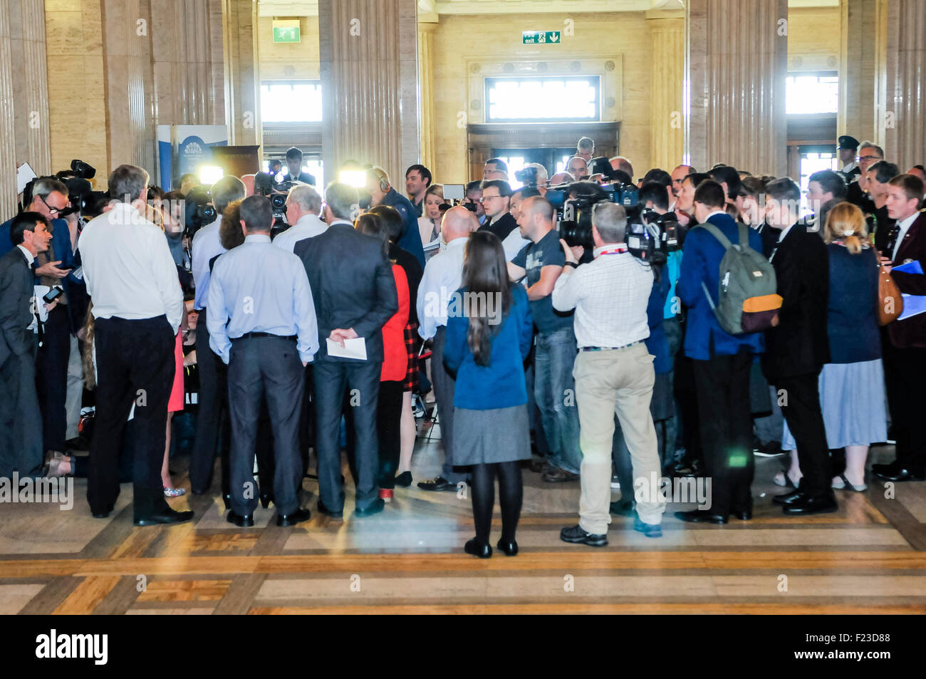 Belfast, UK. 10th September, 2015.  TV crews and journalists surround Northern Ireland politicians in the Great Hall, Parliament Buildings, Stormont Credit:  Stephen Barnes/Alamy Live News Stock Photo