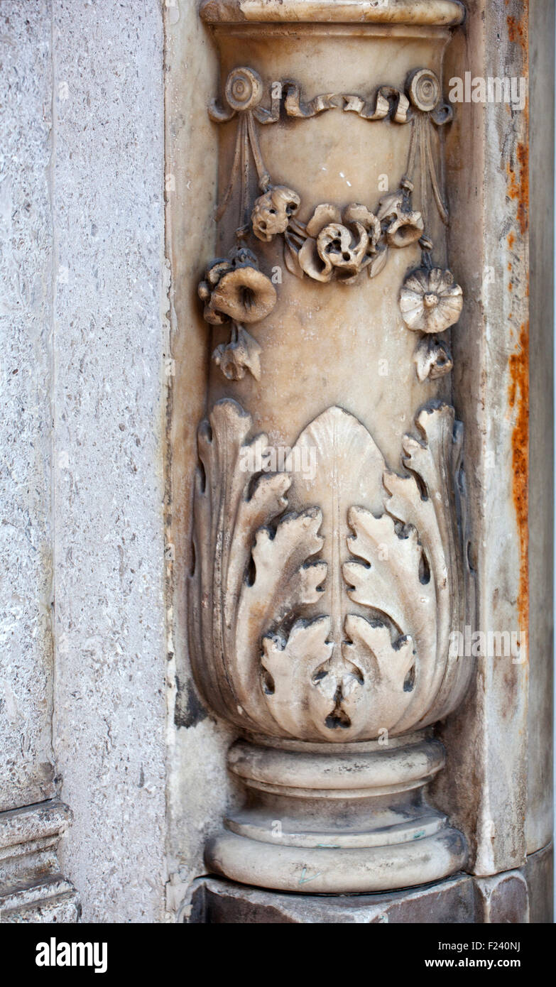 Detail of a column with acanthus leaves Stock Photo
