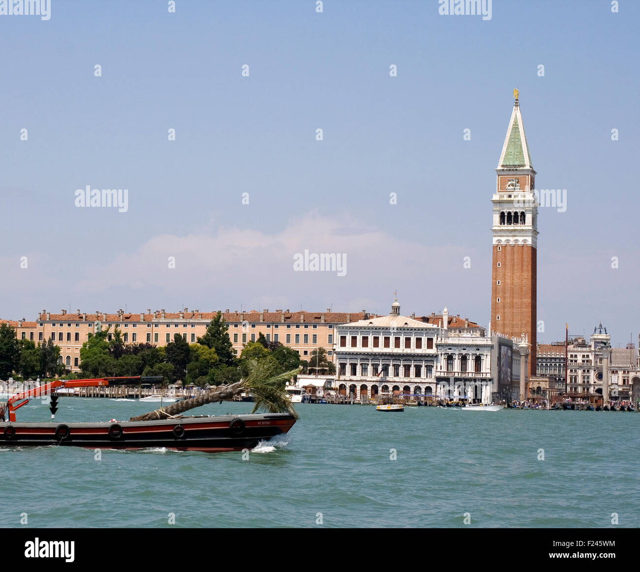 Venice boat carnival hi-res stock photography and images - Alamy