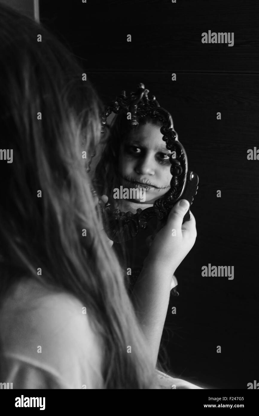 spooky little girl Stock Photo - Alamy